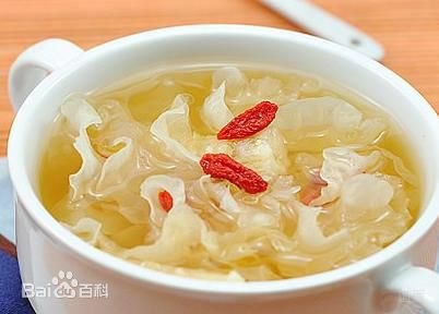 银耳的做法大全,银耳莲子汤的做法,银耳雪梨汤的做法