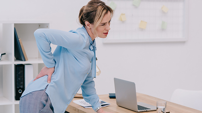 吸烟也会引起腰背痛