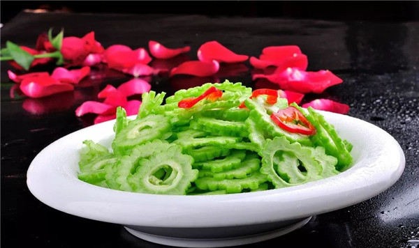 多吃苦瓜有什么好处 苦瓜的功效与作用