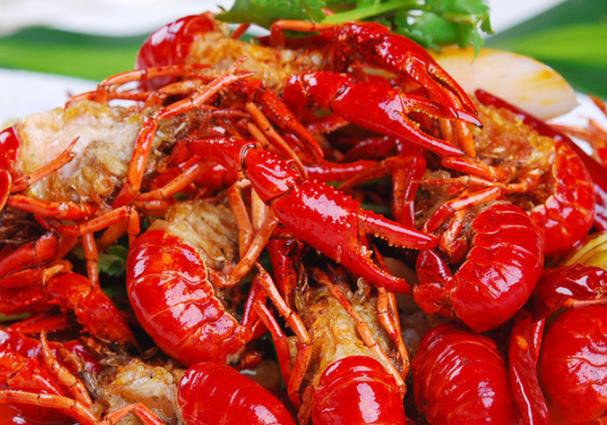 小龙虾的嘌呤含量高吗 60毫克/100克 属中等嘌呤食物