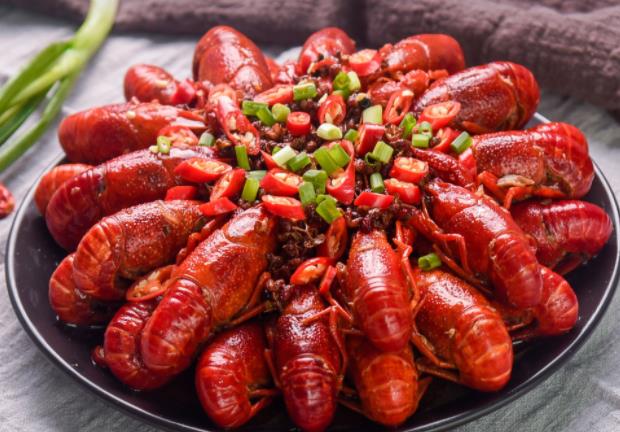 吃小龙虾过敏几天才能消退 涂抹抗过敏药膏药物即可好转