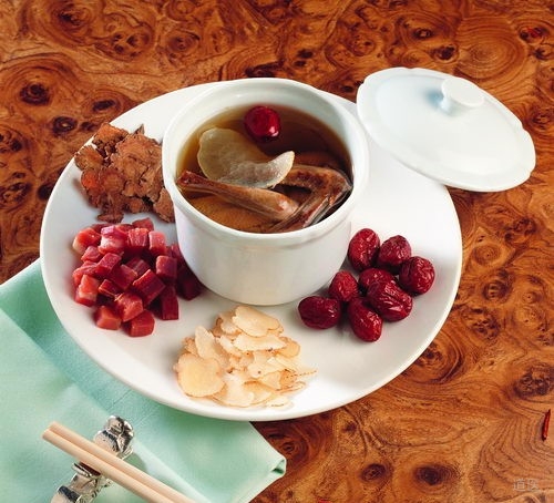 玉屏风散合四物汤加息风通络之药治疗面瘫一例