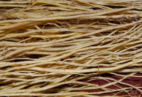 龙胆草是治疗膝关节积液的要药