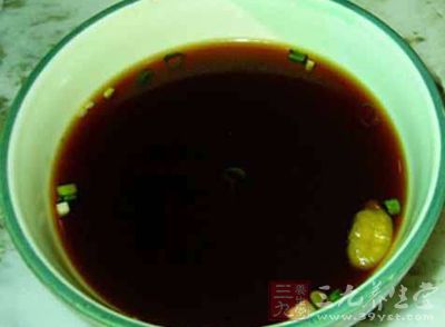 鱼刺卡在喉咙怎么办,鱼刺卡在喉咙的解决妙招及窍门