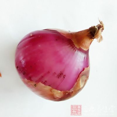 治疗耳鸣的偏方：洋葱治疗耳鸣的方法